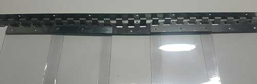 Chevauchement minimum de 40% pour des bandes PVC de 200 mm de large